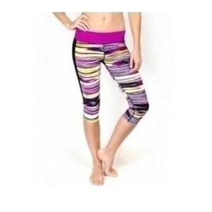 Nike Sports Capri Solar Wind Hydro Fuchsia Flash Black  Capri Leggings M